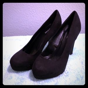 Black Pumps Never worn